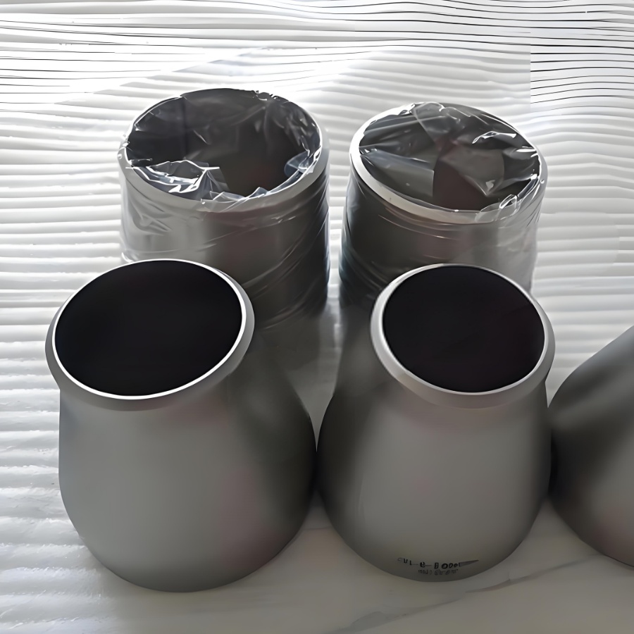 Titanium pipe fittings