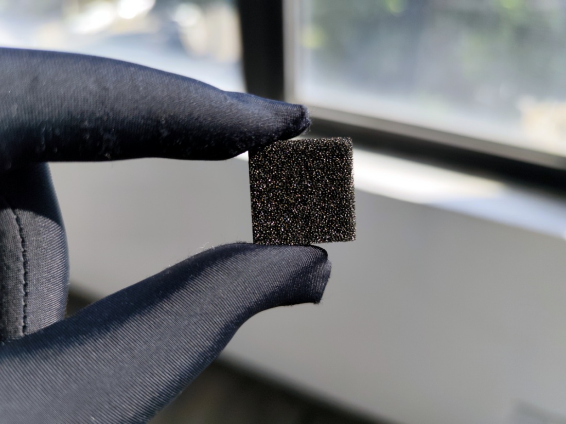 carbon foam batteries